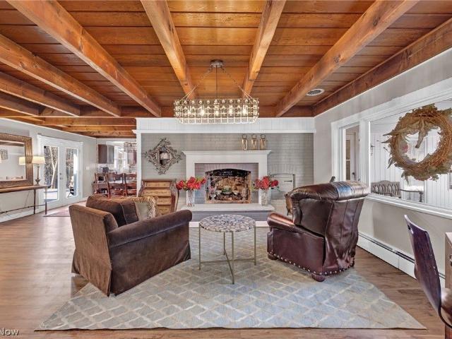 7161 Old Mill Rd, Chesterland, OH