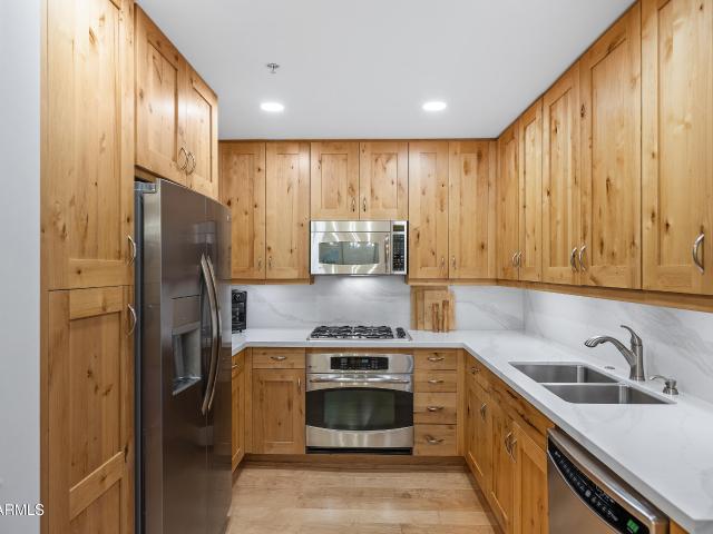 7161 e rancho vista drive # 4004