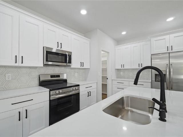 7163 Pattersons View LN