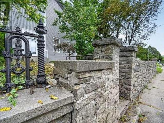 716 King Street W, Prescott, ON, K0E 1T0 house for sale | Listing ID X13854 | Royal LePage