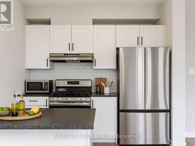 716 Haflinger Row, Ottawa, ON, K0A 2Z0 house for lease | Listing ID X13545 | Royal LePage