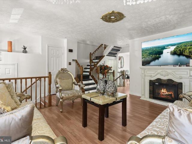 716 Streamside Drive