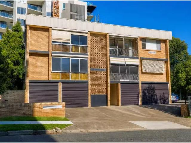 7/16 Regina Street, GREENSLOPES Apartment for rent Listed by.