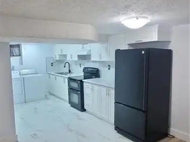 716 WESTMINSTER Drive S Unit# LOWER