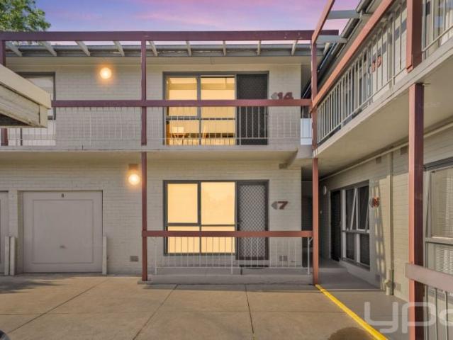 7/177 North Road, Gardenvale