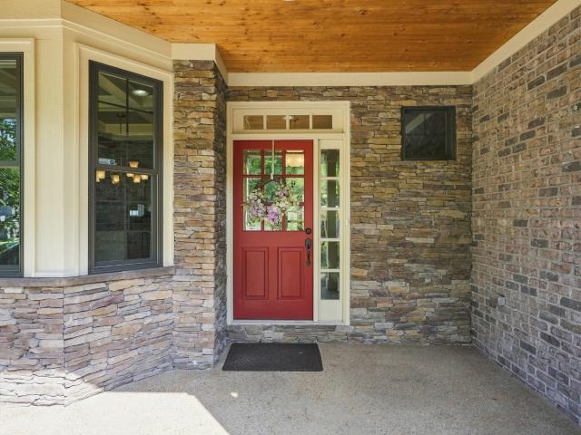 717 Black Cove Ln