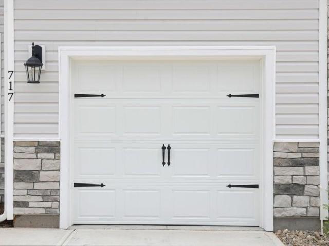 717 Lesbury Lane
