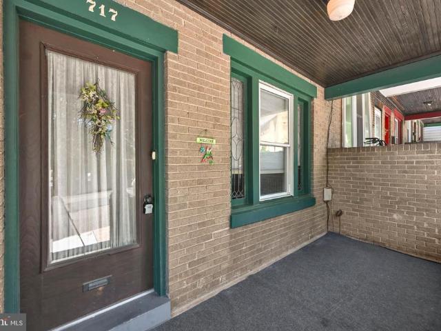 717 N Centre Street