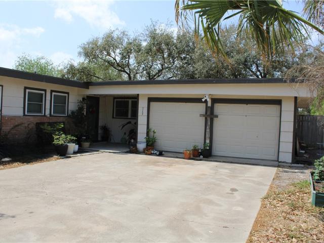 717 Santa Barbara Dr, Kingsville, TX 78363 | MLS #475723