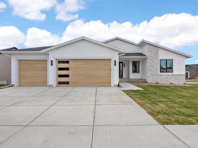 717 Pointer Circle, Center Point, USA, IA