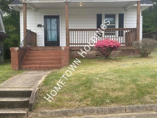 717 Temple Ave, 3 beds, 1 full and 1 half bath