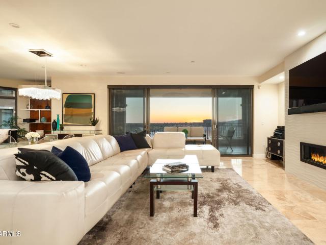 7181 e camelback road # 907