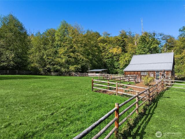 7183 NE Eagle Harbor Drive NE