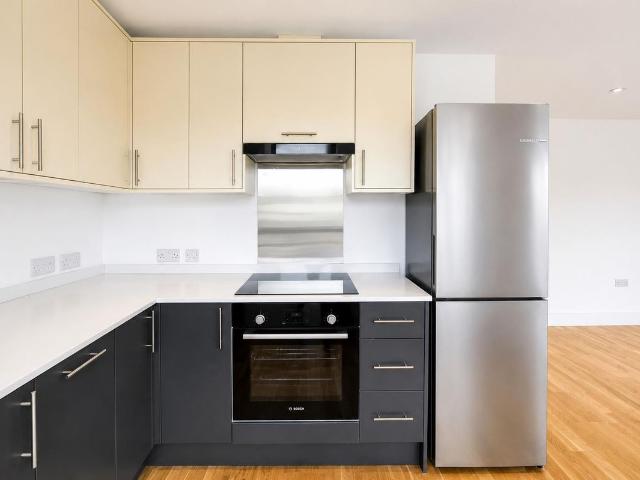 718 722 Seven Sisters Road, London N15, 2 bed flat to rent, £2,350 pcm | PrimeLocation
