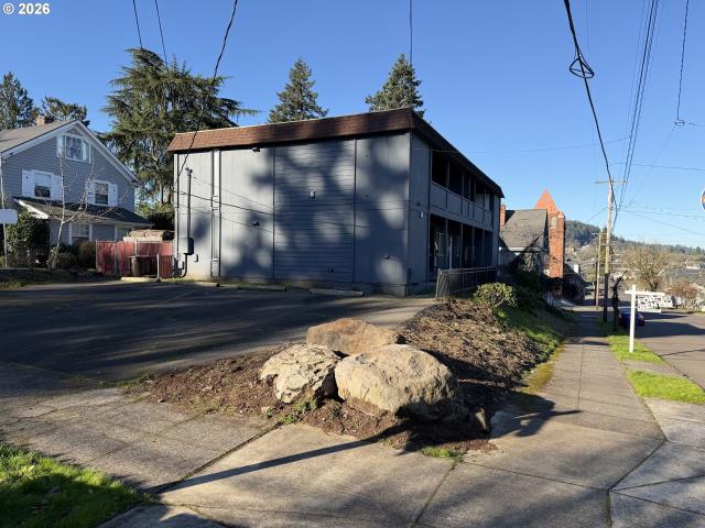 718 9th St, Oregon City, OR 97045 | MLS #422557