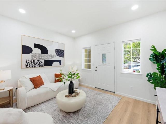 718 Bonita Avenue