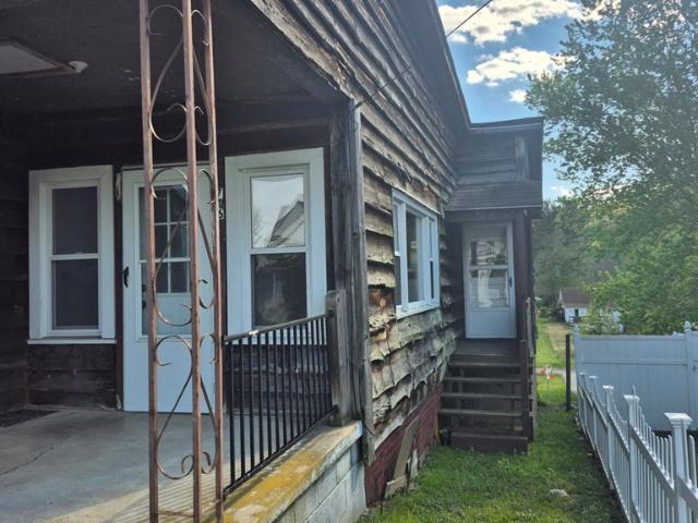 718 E Main St
