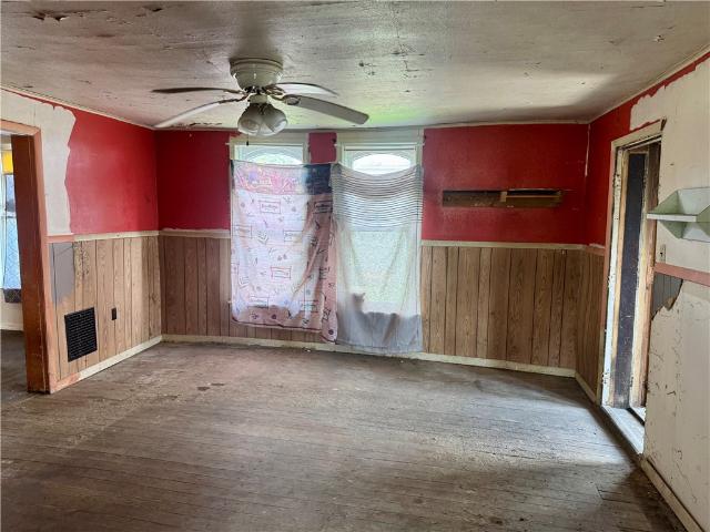 718 Fairview Rd