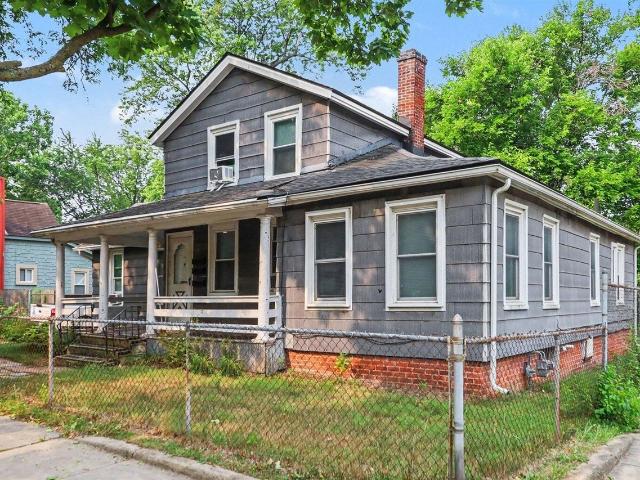718 Lowell Street