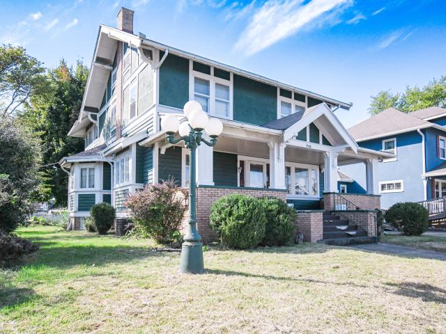 718 S Walnut Street