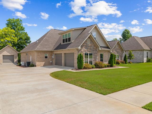 718 Saddleridge Way