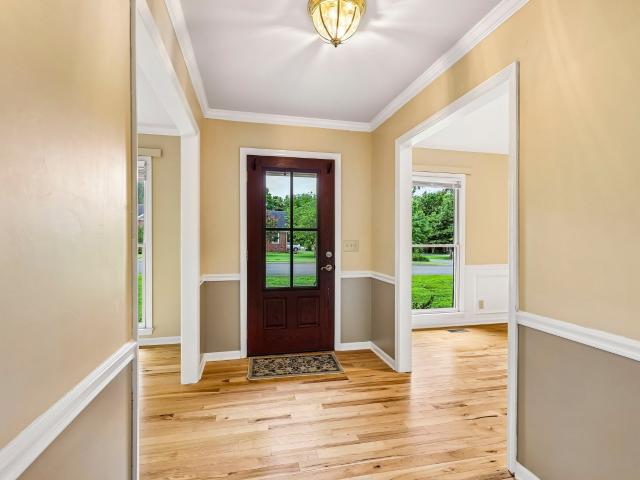 718 Palisade Dr