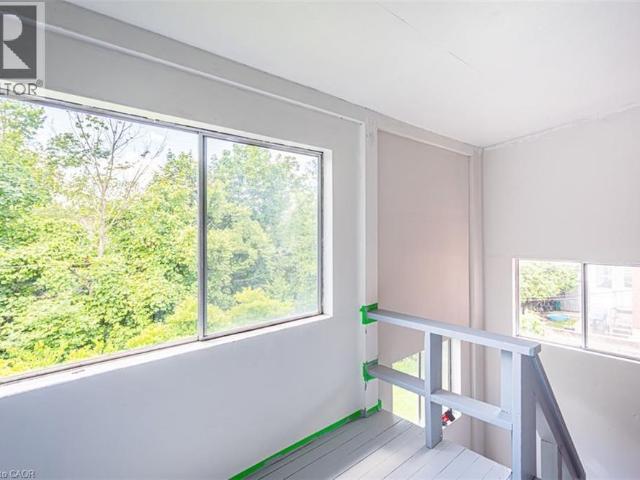 718 ROSS Street Unit# 2, Burlington, Ontario, L7S1S2