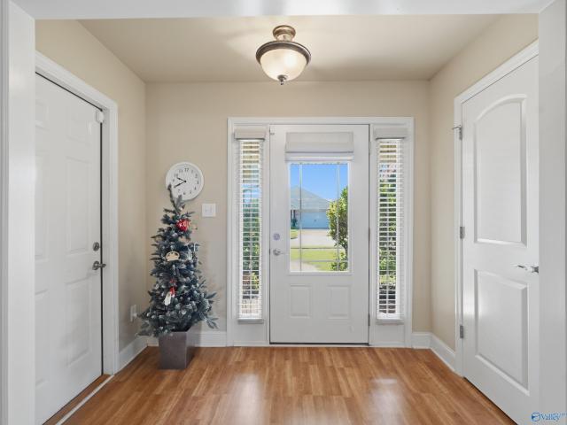 718 Willow Shoals Drive SW
