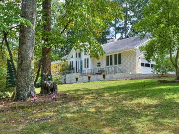 718 Winged Foot Drive
