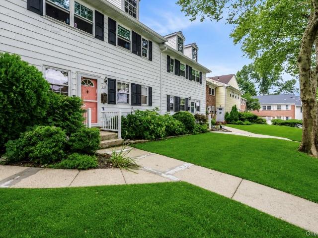 718 Towne House Village