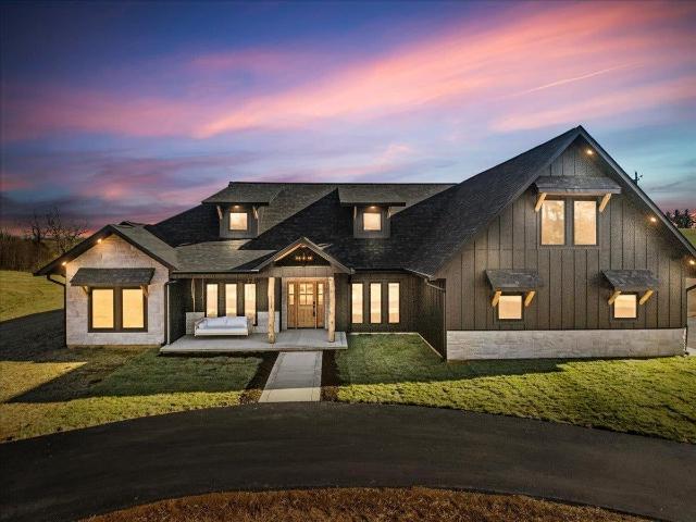 7194 Gate 10th Rd, Fairlawn, VA