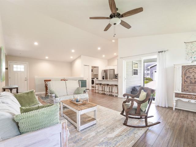 7190 Glendora Lane