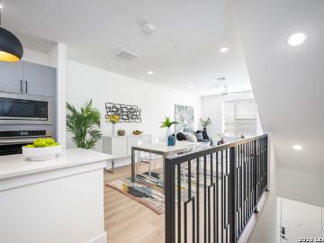 719 E Locust, Unit 2102