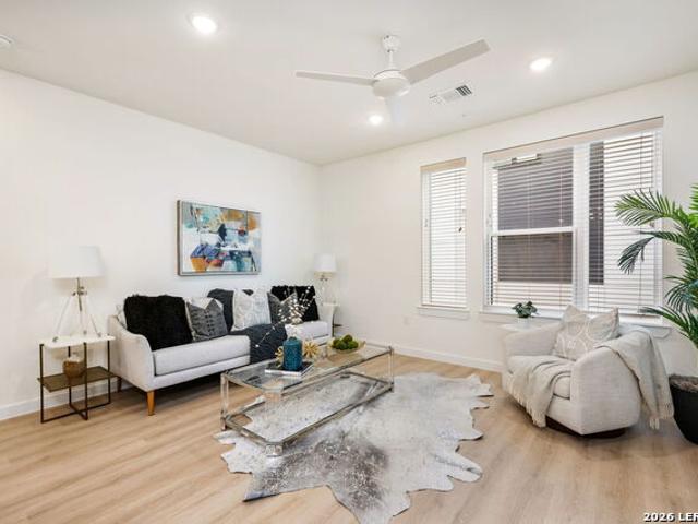 719 E Locust, Unit 3106