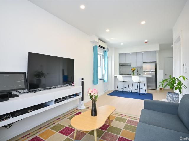 71 77 th Street 4D
