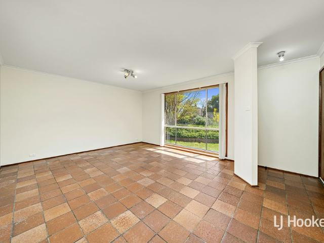 71 Twelvetrees Crescent, Florey ACT, Belconnen