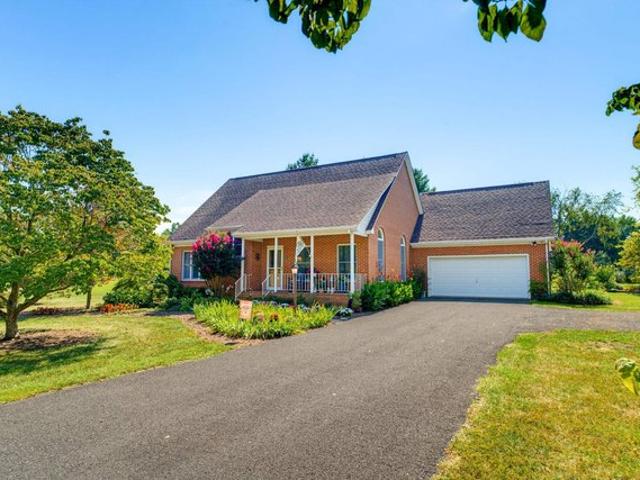 71 Willow Ln, Waynesboro, VA 22980