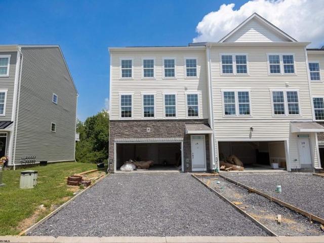 65 Dover Ct, Bridgeport, WV 26330