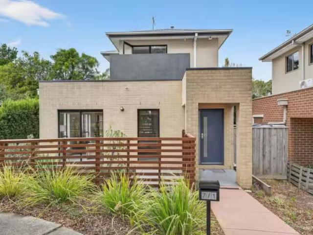7/1 Eastway Avenue, Donvale VIC 3111 Townhouse Auction
