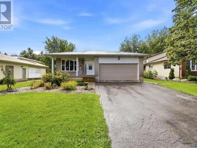 71 Edward Street, Mapleton, ON, N0G 1P0 house for sale | Listing ID X13746 | Royal LePage
