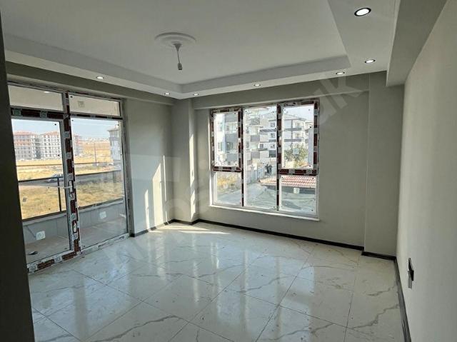 71 EVLER ŞEHİR HASTANESİ YAKINI ÇİFT BALKONLU SATILIK 2+0 DAİRE