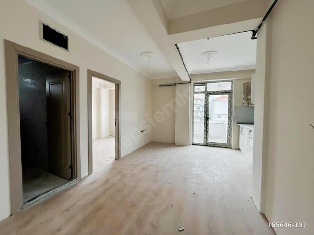 71 EVLER MAH. ŞEHİR HASTANESİ YAKININ'DA SATILIK1+1 DAİRE