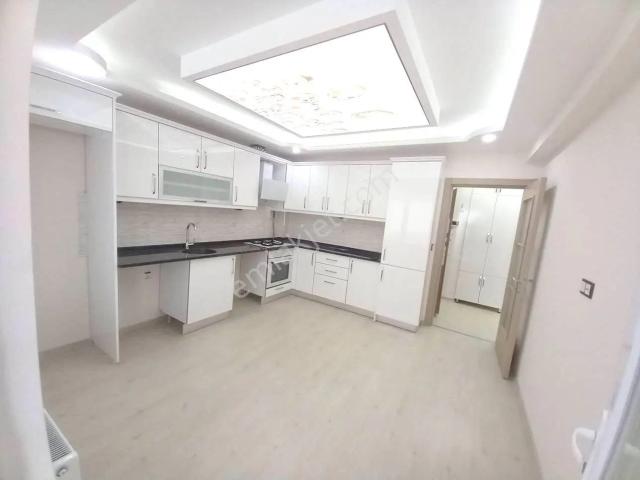 71 Evler Mahallesi Açelya Tramvay Durağı Önü 3+1 Kiralık Daire