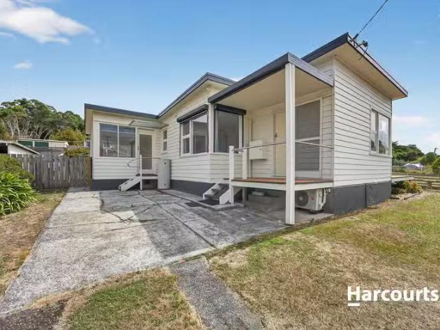 71 Flinders Street, BEAUTY POINT, TAS 7270 House for Rent