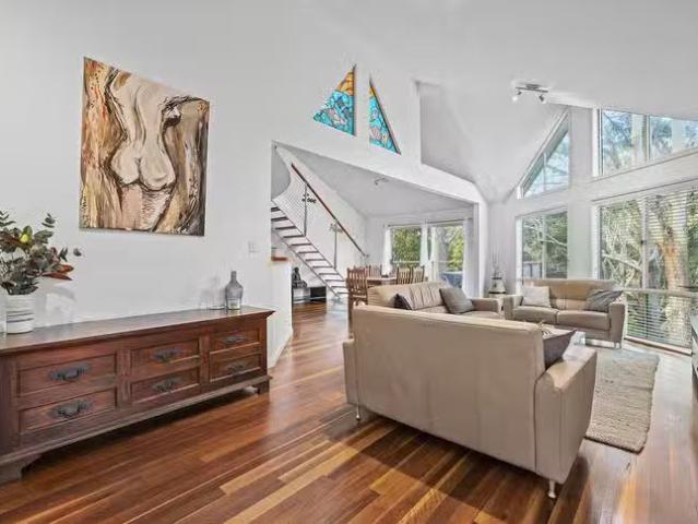 71 Lake Shore Drive, North Avoca, NSW 2260
