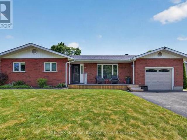 71 Lorne Avenue, Penetanguishene, ON, L9M 1H8 house for sale | Listing ID S13461 | Royal LePage