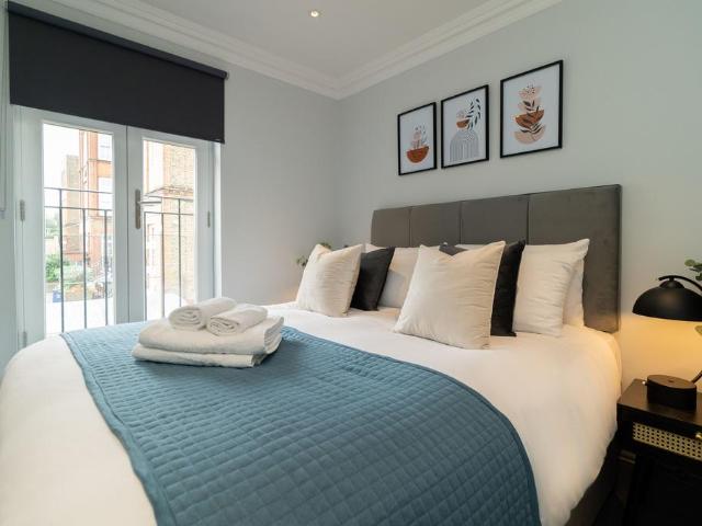 71 Margravine Gardens, London, W6 8RN, United Kingdom | 2 bed apartment for rent #108867242 | Rentberry