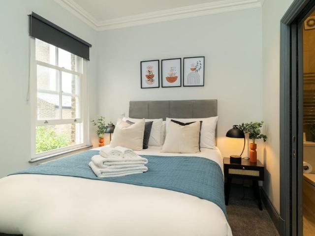71 Margravine Gardens, London, W6 8RN, United Kingdom | 2 bed apartment for rent #108868176 | Rentberry