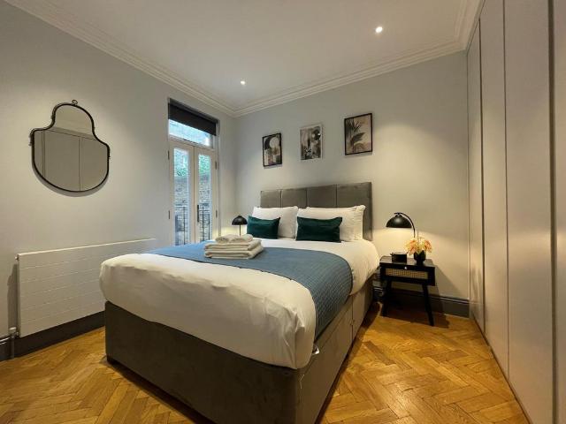 71 Margravine Gardens, London, W6 8RN, United Kingdom | 3 bed apartment for rent #108868172 | Rentberry