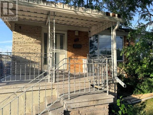 71 Navenby Crescent, Toronto, ON, M9L 1B3 house for lease | Listing ID W13762 | Royal LePage
